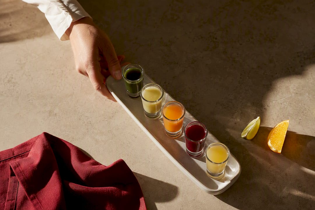 Alcoholvrije shots geserveerd in kleine glaasjes