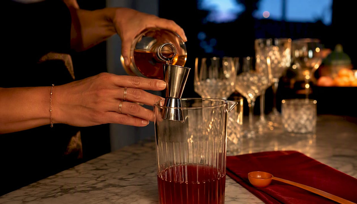 Cocktailingrediënten voorbereiden voor een klein gezelschap