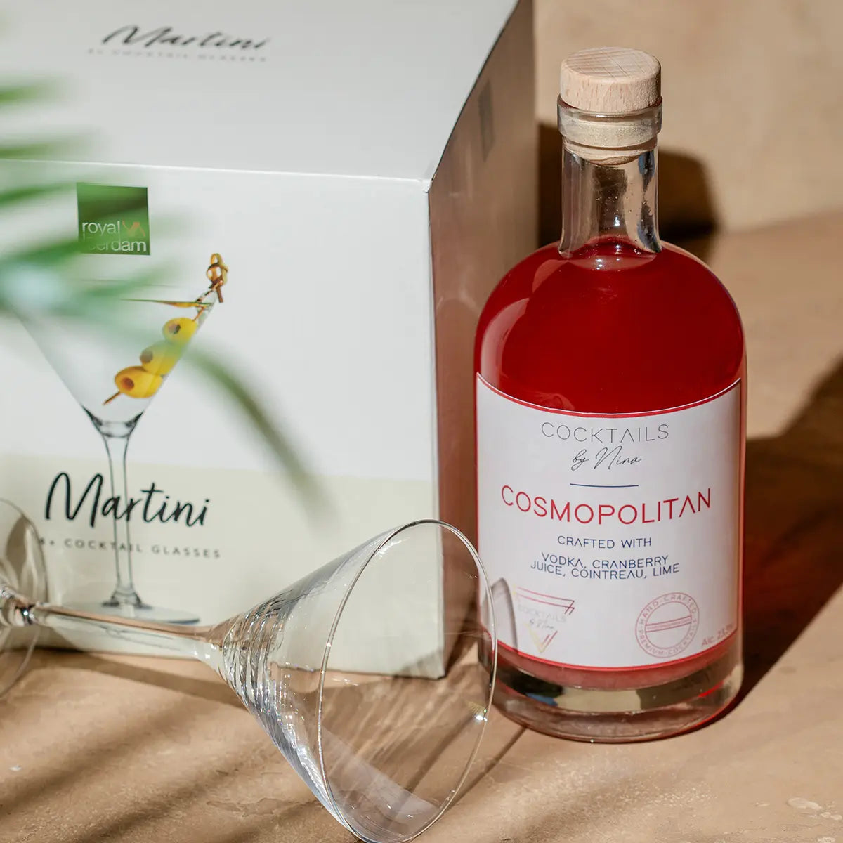 Cosmopolitan (750ml) + 4 Martini glasses