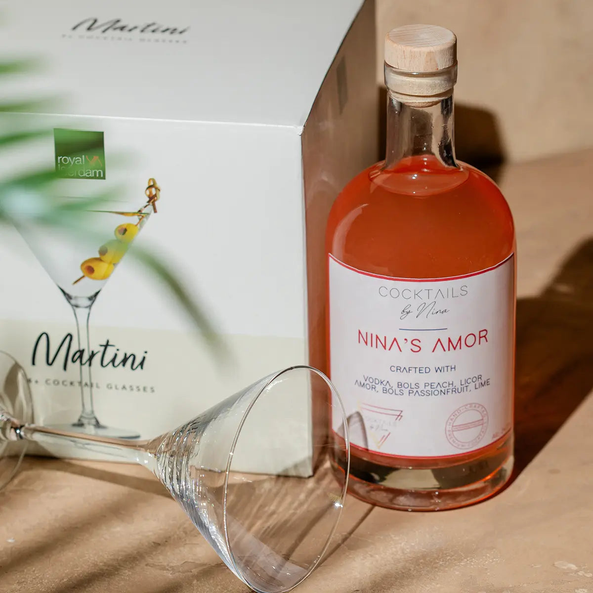 Nina's Amor (750ml) + 4 Martini glasses